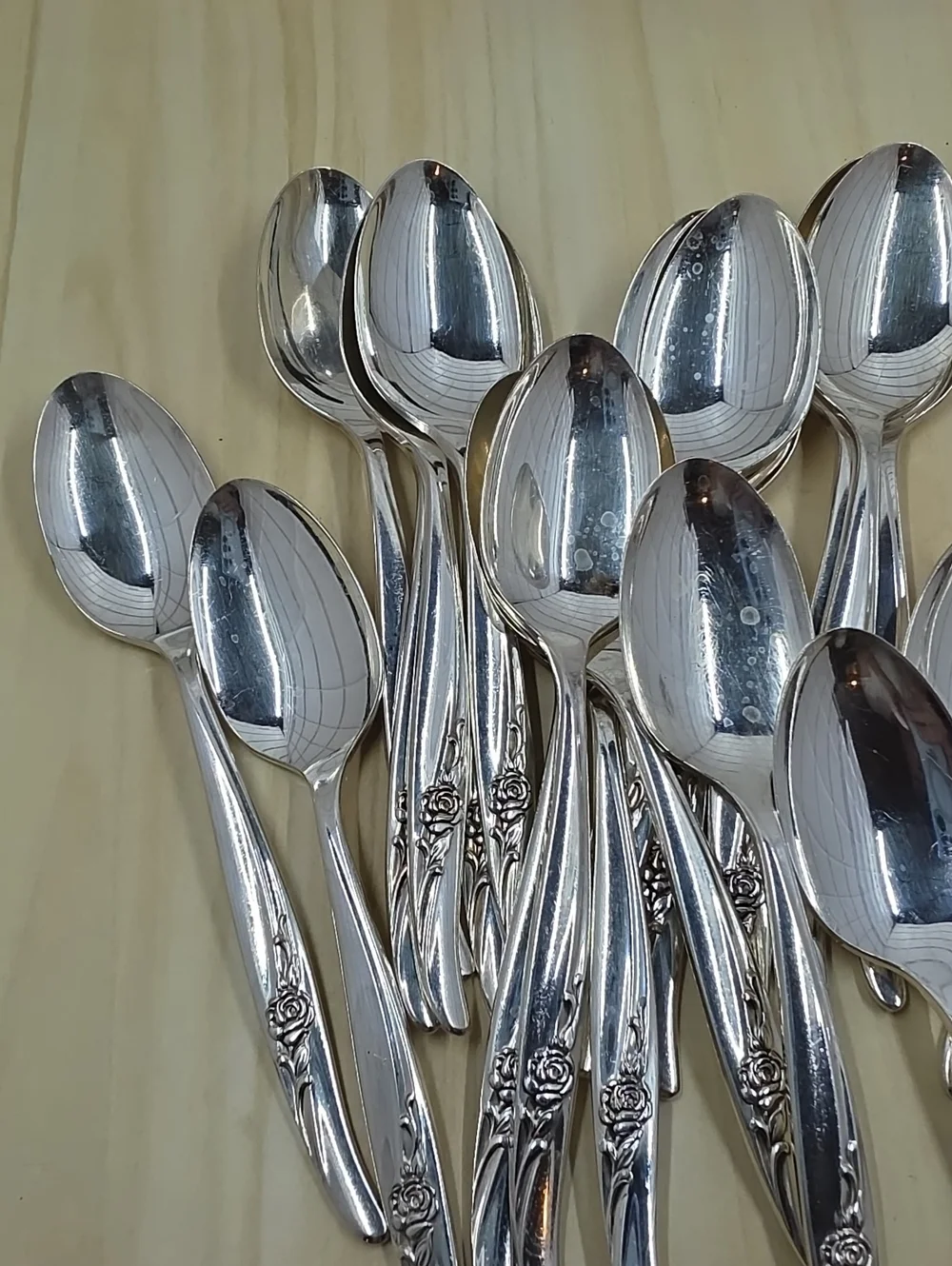 Oneida Rogers Rose Song Silverplate Teaspoons Set Of 29 Vintage 1964 Flatware